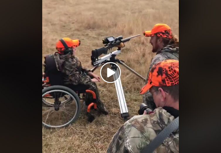 Vidéo émotion : un enfant paraplégique tue son 1er cerf