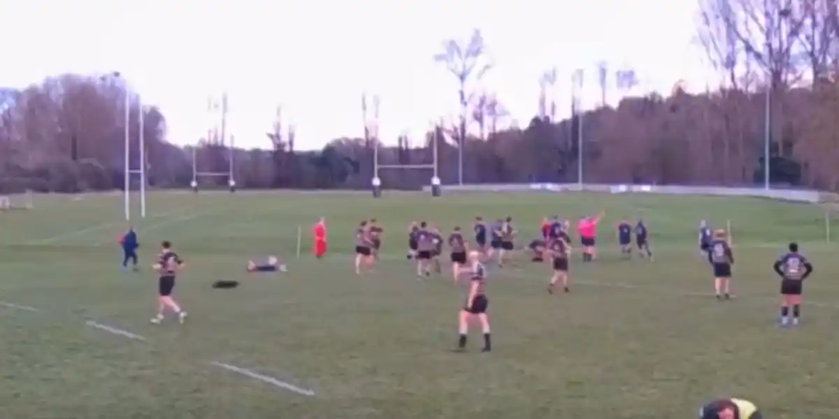 [Vidéo] Un cervidé plaque un rugbyman en plein match!