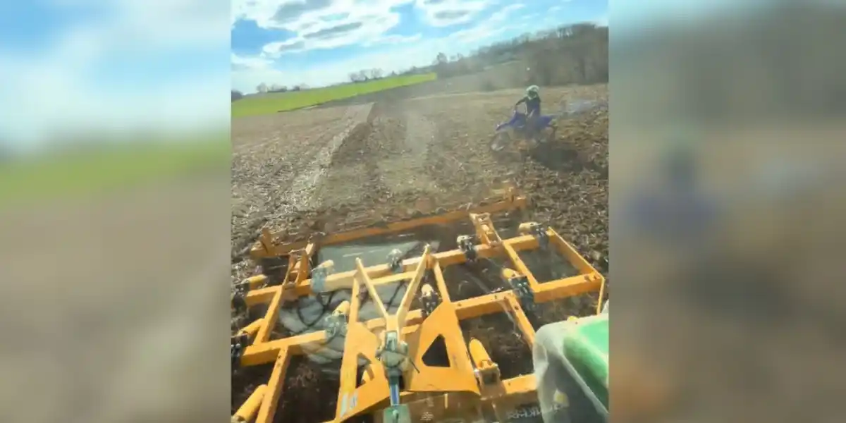 [Vidéo] Un agriculteur partage un coup de gueule devant un motard qui fait du cross dans son champ